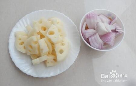 如何做出美味的莲藕炖排骨