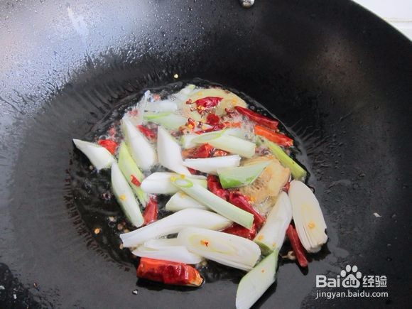 怎么做蘑菇炖鲤鱼