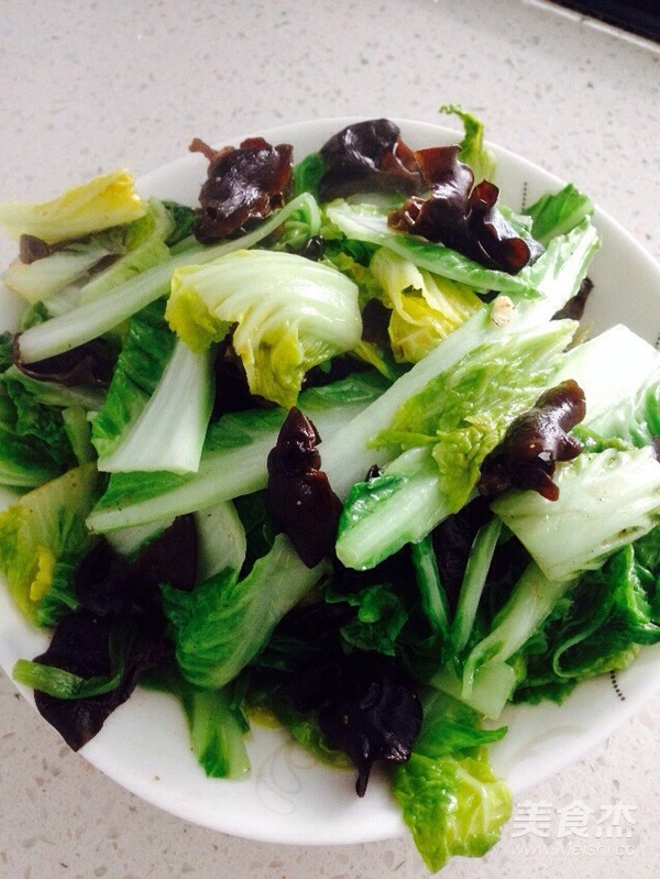 白菜炒木耳的做法