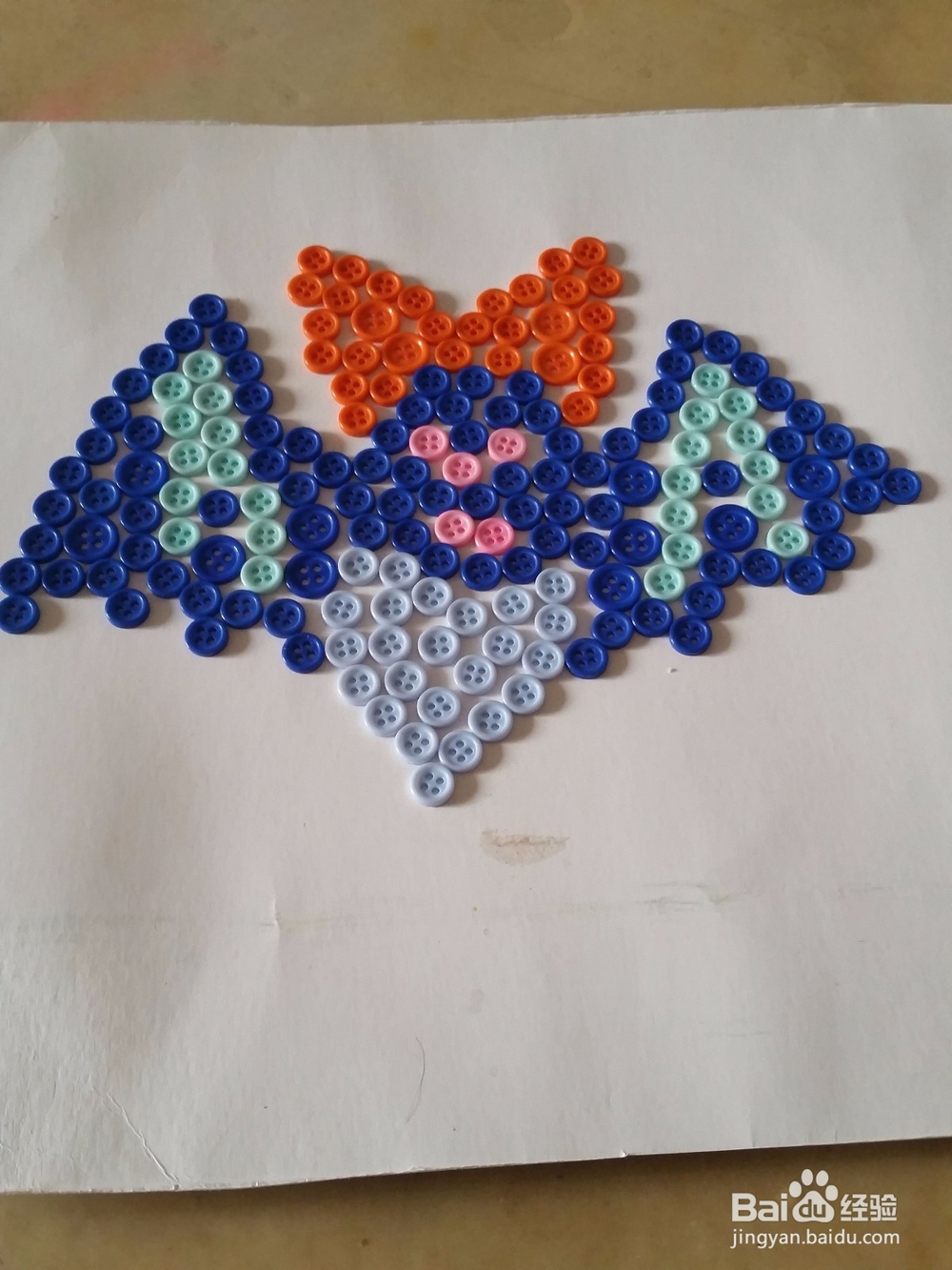 蝙蝠纽扣粘贴画