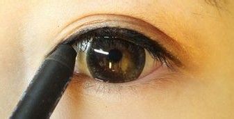 清新淡雅桃花眼妆假期约会最能俘获人心