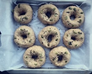 无油燕麦粗粮面包圈的做法