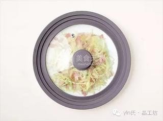 日式目鱼干烧饼盖浇饭