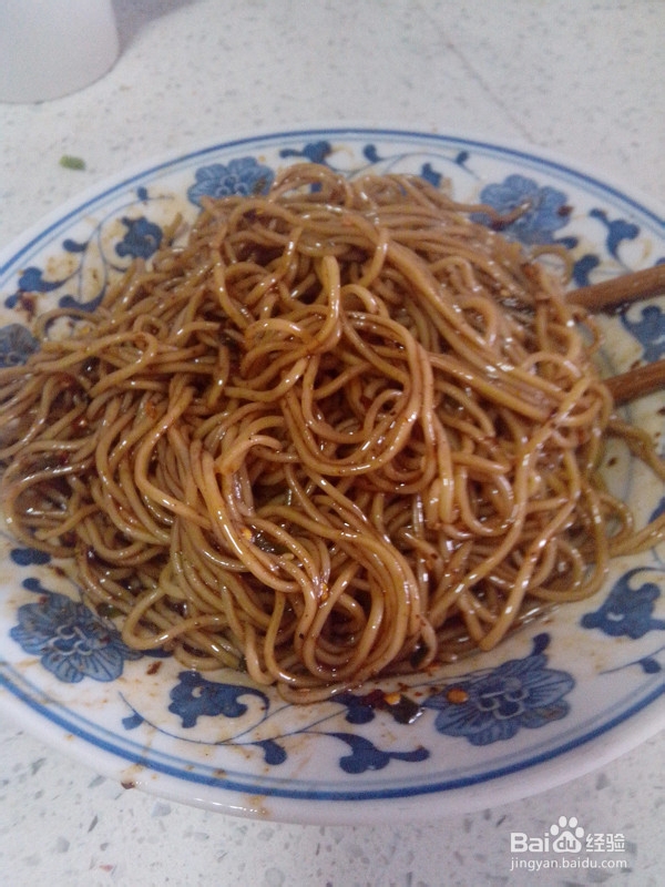 凉面用蒸的方法,不会糊,不用风扇吹凉