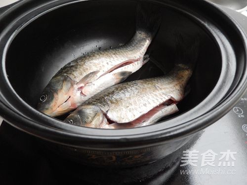 木瓜鲫鱼汤的做法