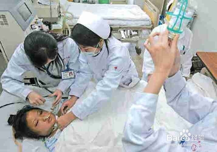 被毒蜂蜇伤怎么办？