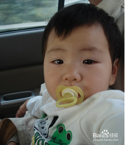 宝宝坐汽车的注意事项
