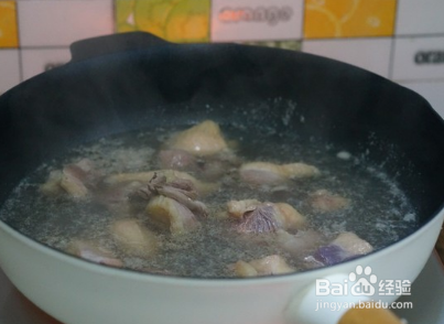 美味的茶油莲藕鸭汤