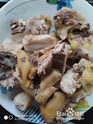 口水板栗烧鸡的做法