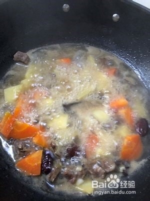 牛肉炖土豆 !