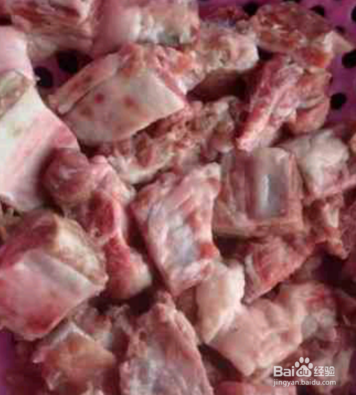 制作美味诱人的香辣排骨