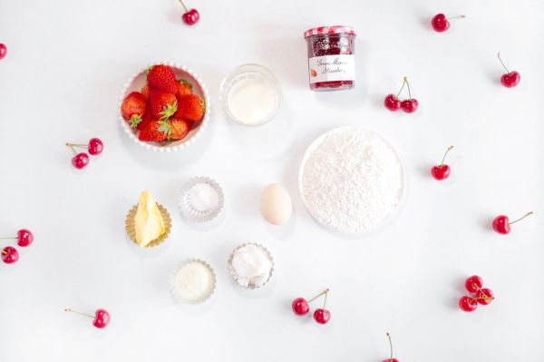 草莓糯米华夫饼