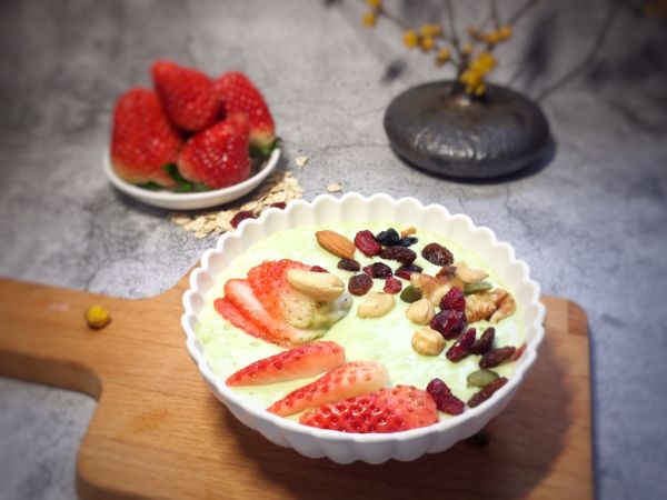 牛油果坚果奶昔