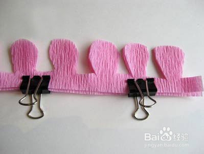 如何用皱纹纸制作漂亮的小花