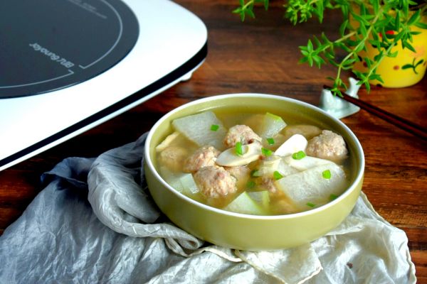 鲜味冬瓜炖肉丸