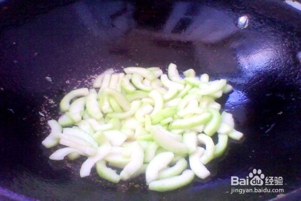 鸡蛋炒西葫芦------怎样做美食