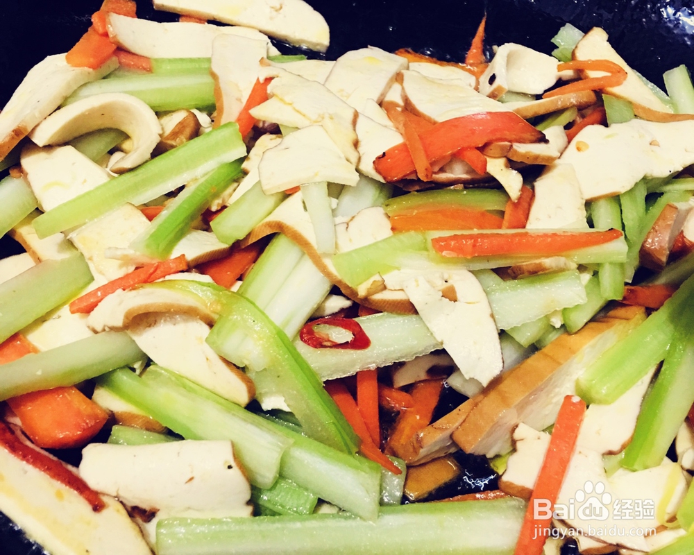 味美鲜香的素菜芹菜香干