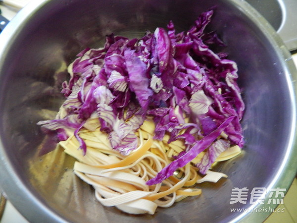 紫甘兰拌豆腐皮