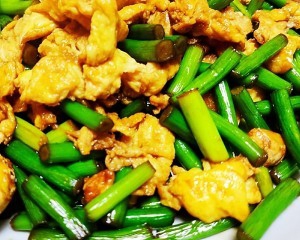 怎么做蒜薹炒鸡蛋