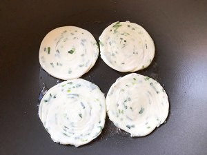 快手懒人版葱油饼,简单易做