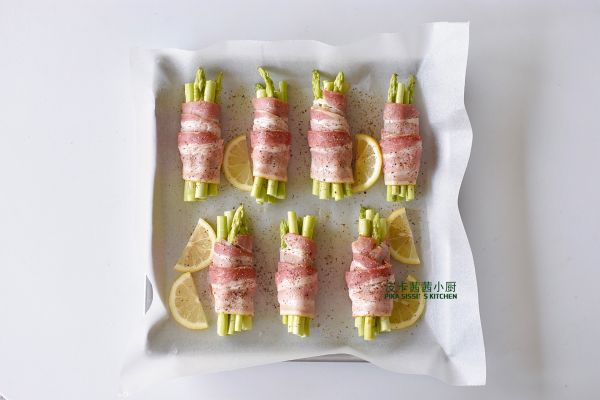 烤黄油芦笋培根卷