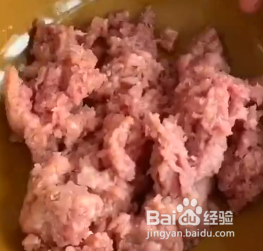 如何做美味的红烧肉丸子呢