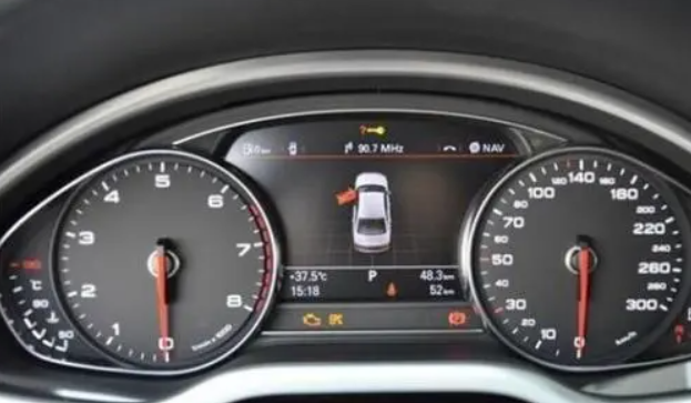 汽车仪表盘玻璃擦花了怎么恢复