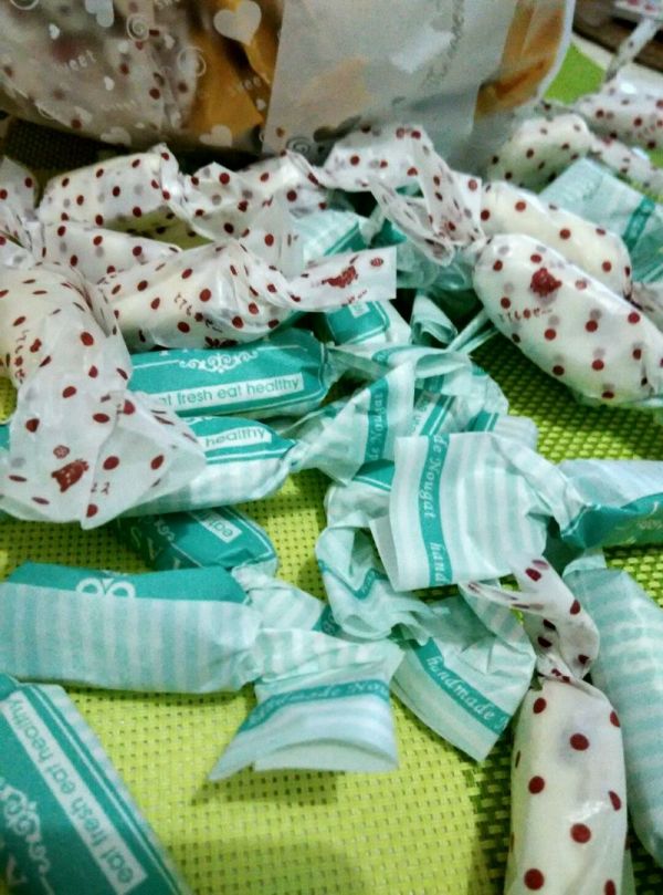 蔓越莓杏仁牛轧糖