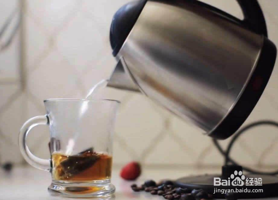 热水壶第一次使用前应该怎么用