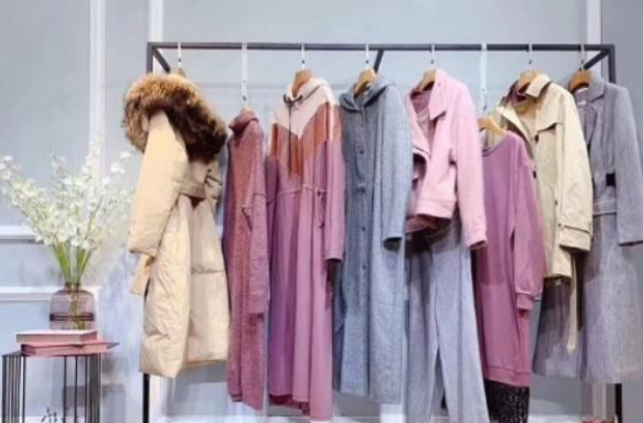 一件衣服穿了好几年丢人吗