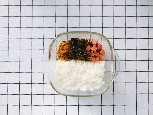 海苔肉松火腿饭团