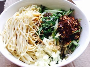 黄瓜拌豆皮的做法