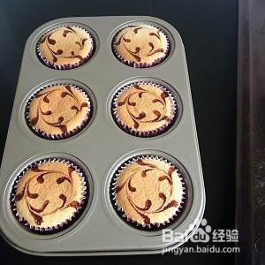 在家简易制作拉花纸杯蛋糕