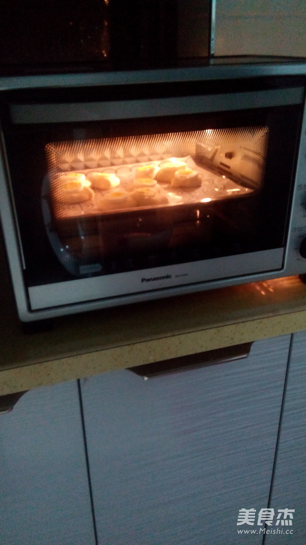 太阳蛋面包的做法