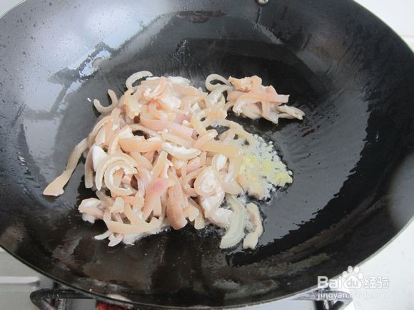 毛芹菜炒肉皮