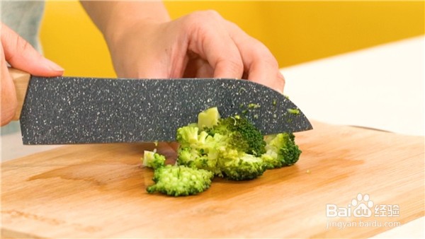 婴儿辅食之西蓝花红薯粥