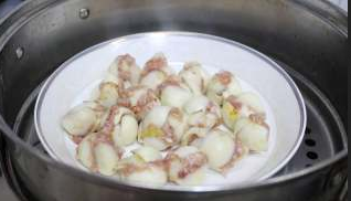 百合蒸肉的做法