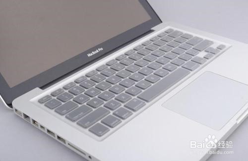 键盘膜上的胶弄到键盘上了怎么去除