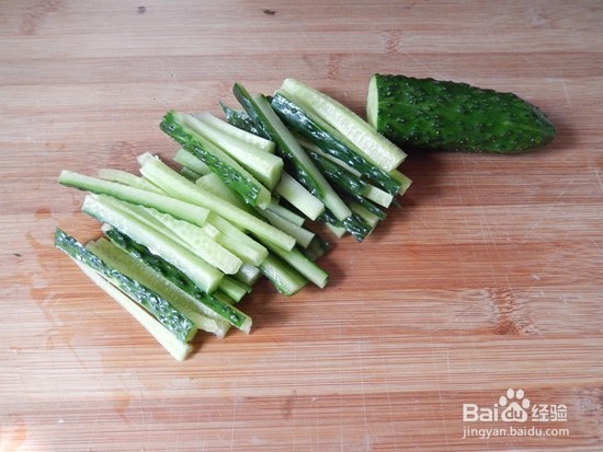 让宝宝爱上蔬菜爱 上早餐：蔬菜面包卷