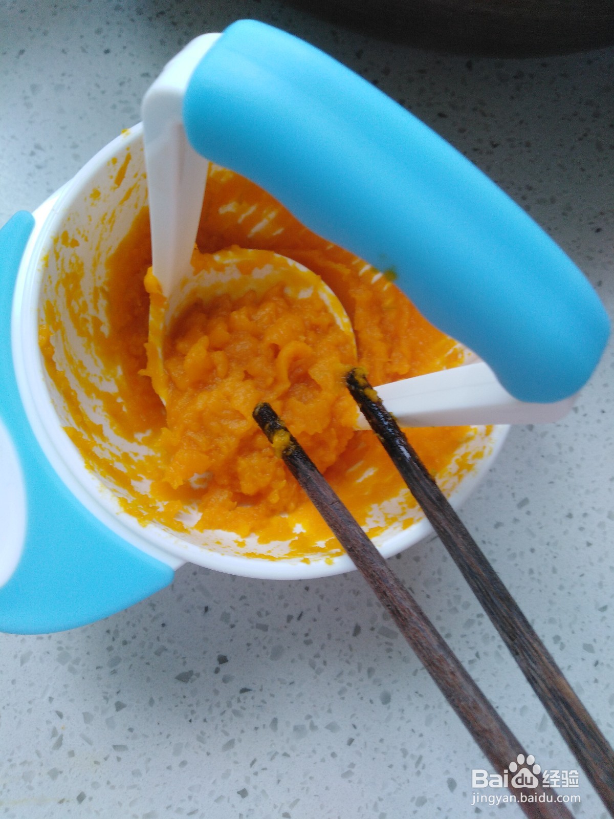 制作南瓜味宝宝磨牙小饼干