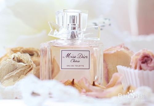 迪奥香水女性气质的象征
