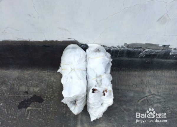 鞋子边泛黄怎么办