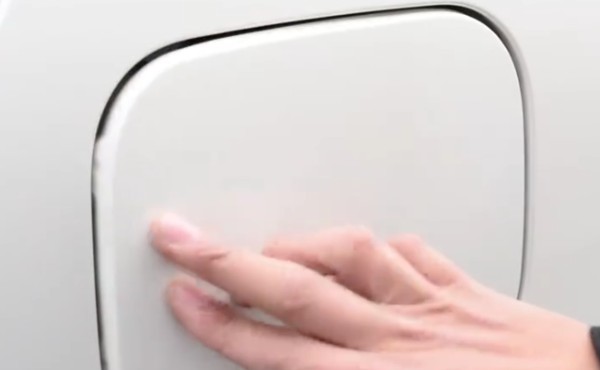 锋范油箱盖开关在哪?怎么开