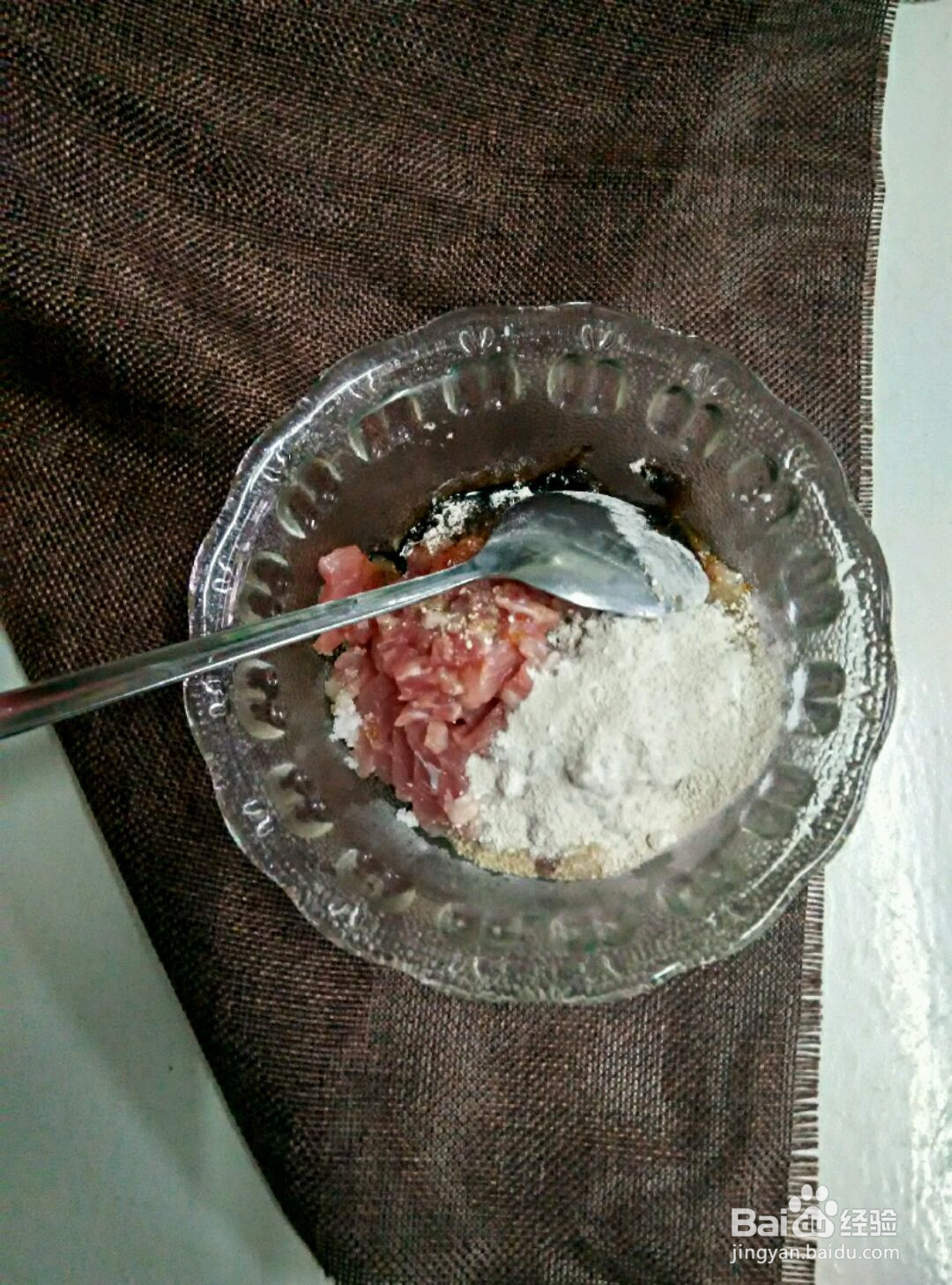 蒜苔炒肉丁的做法