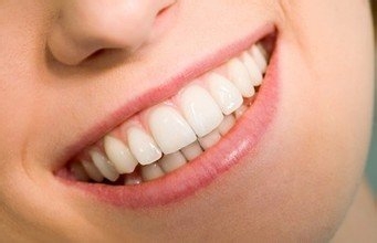 六招让您的牙齿洁白闪亮