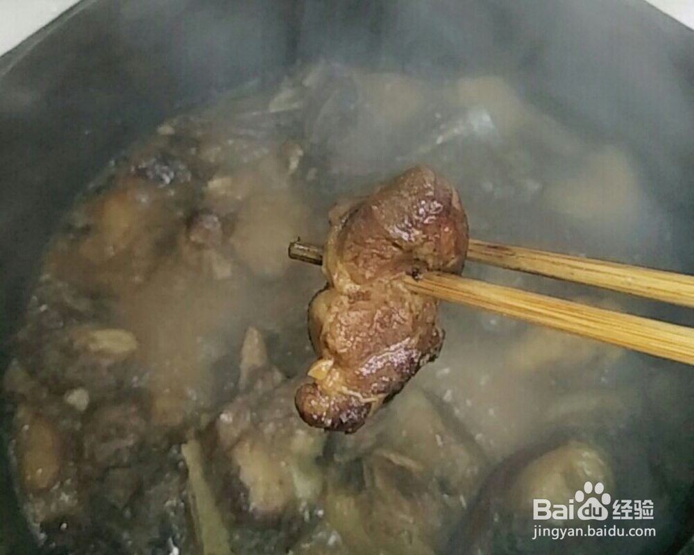 美味诱人的羊排炖胡萝卜