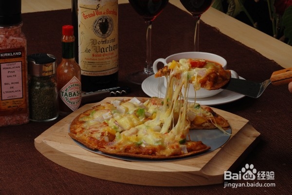 海鲜番茄薄脆披萨