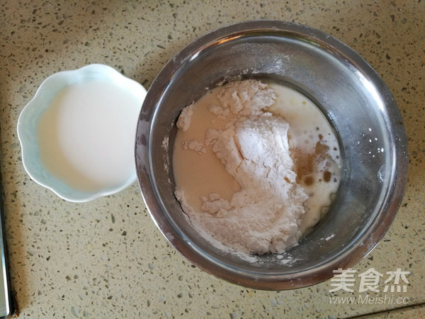 紫薯馅三色冰皮月饼