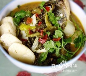 酸菜鱼头汤的做法