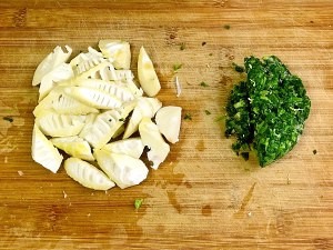 荠菜春笋炒年糕